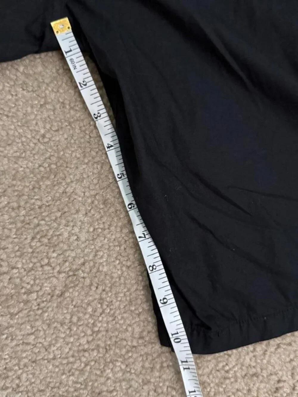 Levi’s Black Cargo Shorts (Approx. 36x11): Levi’s...